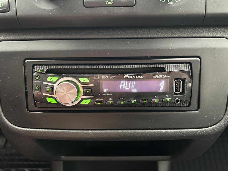 Škoda Fabia 1.9 TDI Ambiente - fotka 8 z 25