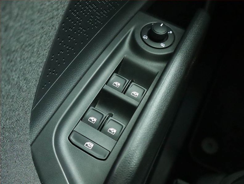 Škoda Enyaq (2022) 60 (62 kWh), SoH 92% - fotka 17 z 19