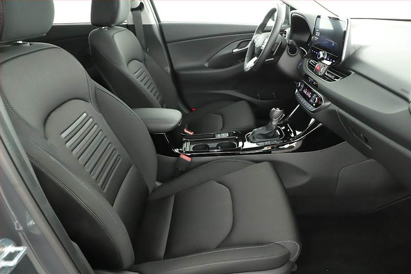 Hyundai i30 (2026) 1.0 T-GDI, Style, Navigace - fotka 7 z 20