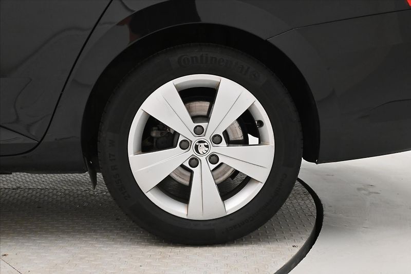 Škoda Superb 2,0 TDI 110 kW DSG Ambition Zá - fotka 29 z 29