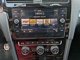 Volkswagen Golf (2018) 2.0 TDi, 1.maj, Join, navi - náhled 11