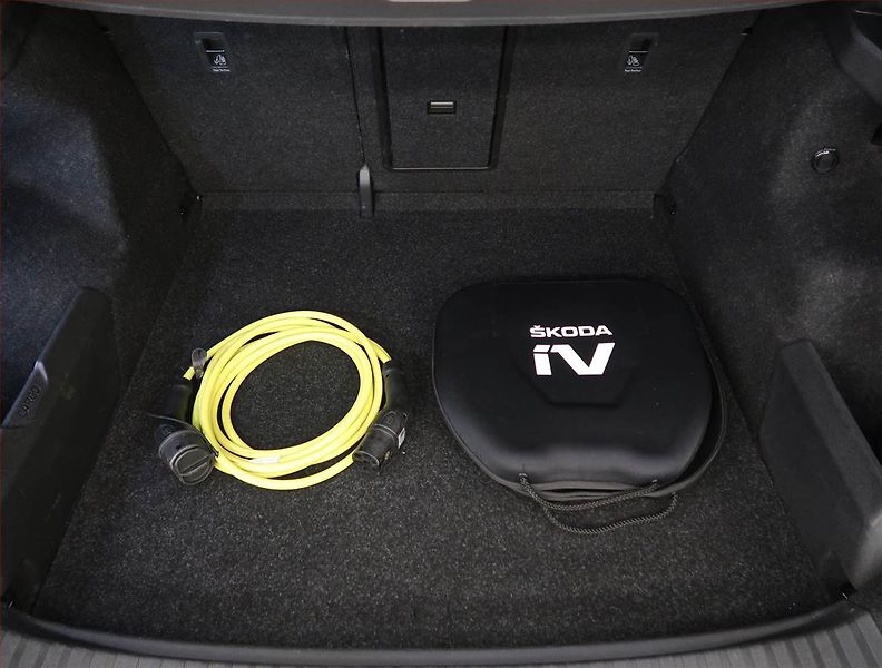 Škoda Enyaq (2023) Suite iV 80 (82 kWh), SoH 94% - fotka 29 z 29