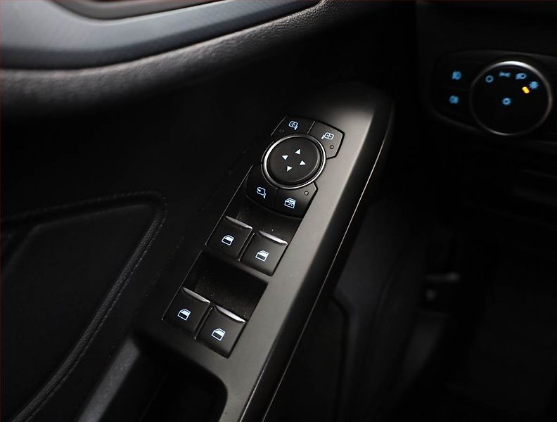 Ford Focus (2019) Active 1.0 EcoBoost, Automat - fotka 13 z 18