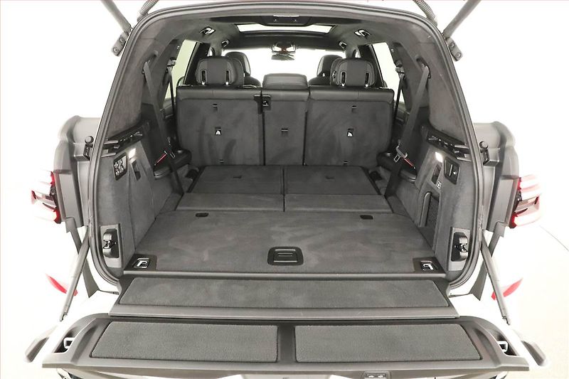BMW X7 (2024) xDrive40i, 7 míst, Tažné - fotka 11 z 20