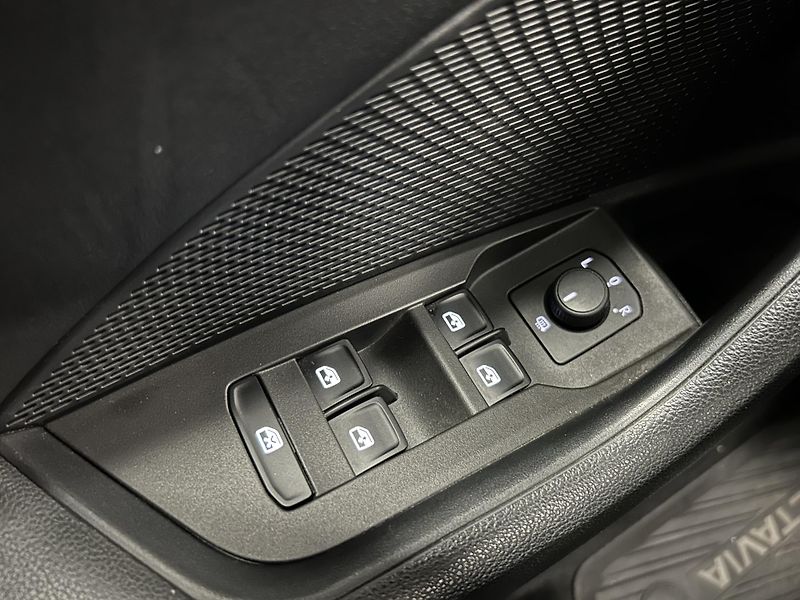 Škoda Octavia (2022) 1.5TSi Ambiion Plus 110kW  - fotka 18 z 23