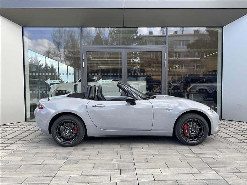 Mazda MX-5 (2026) 1,5 132ps 6MT RWD Homura - fotka 9 z 12