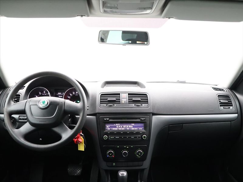 Škoda Yeti 1,4 TSI 90kW DSG Ambition - fotka 25 z 33