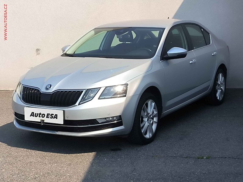 Škoda Octavia (2018) 2.0TDI 4x4, ČR, Style, navi - fotka 3 z 22