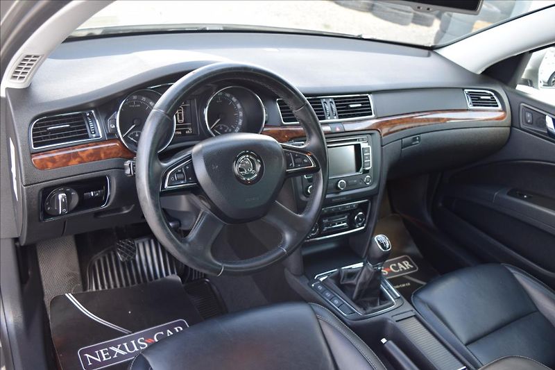 Škoda Superb 2,0 TDI 125KW TOP VÝBAVA ALU - fotka 16 z 50