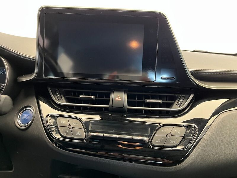 Toyota C-HR Hybrid 1.8 VVT-i E-CVT Active - fotka 15 z 21