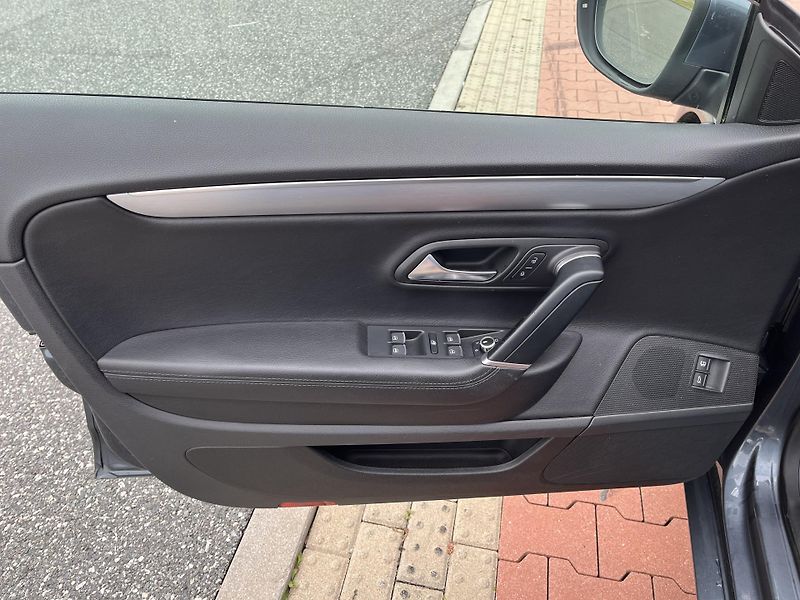 Volkswagen Passat CC 2.0 TDi Highline 1.Majitel ČR - fotka 10 z 30