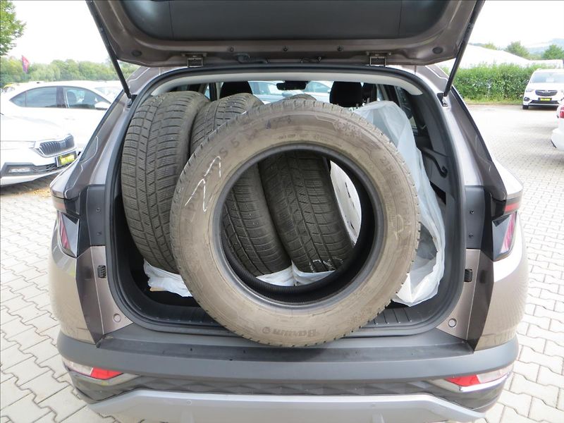 Hyundai Tucson 1,6 CRDi mHEV DCT Smart 100 kW - fotka 8 z 28