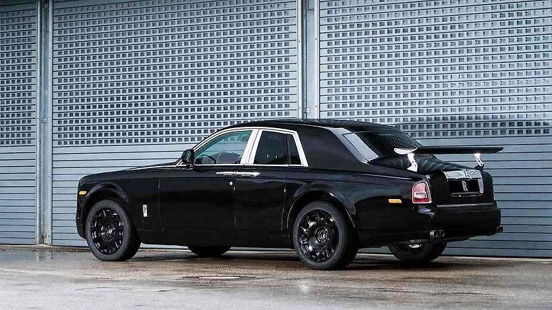 Testovací mula pro SUV Rolls-Royce Cullinan.
