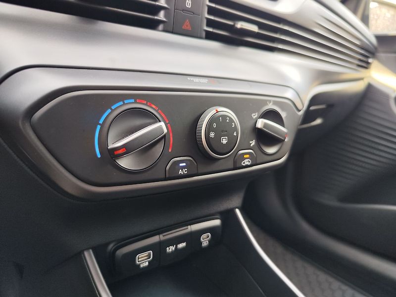Hyundai i20 1.0 T-GDi/74kW GO! WINTER DCT - fotka 21 z 31
