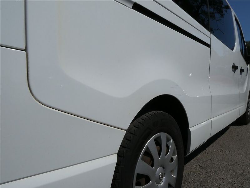 Opel Vivaro 1,6 BiCDTi 107kW Long,8.MÍST,n - fotka 11 z 41