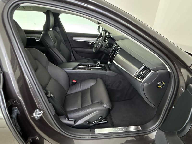 Volvo V90 Cross Country AWD - fotka 9 z 29
