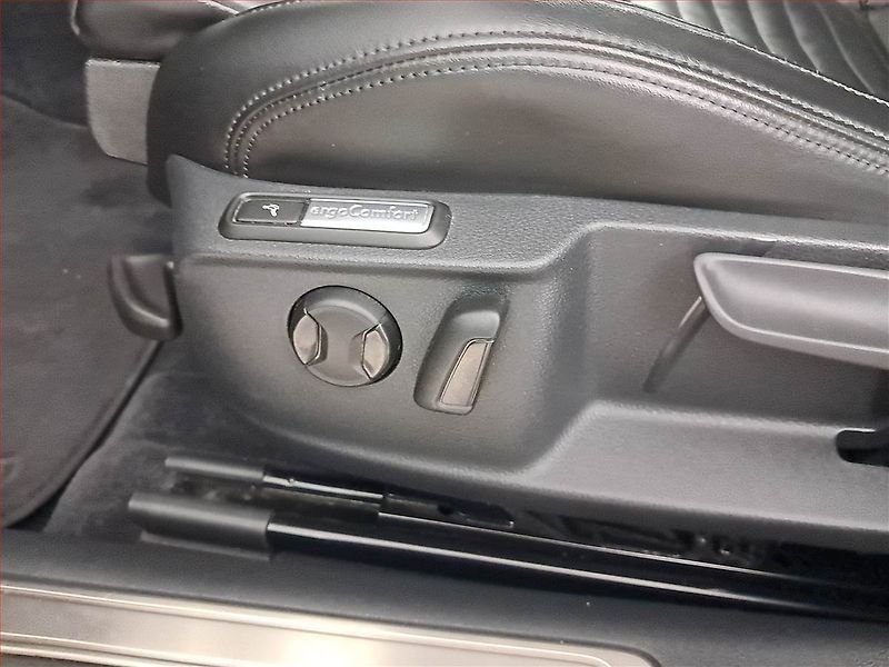 Volkswagen Passat (2018) 2.0 TDI, 4X4, Automat, Kůže - fotka 19 z 25