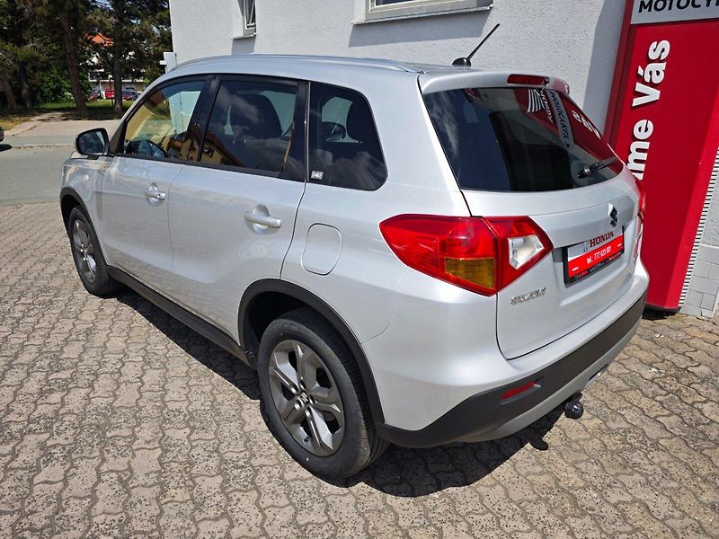 Suzuki Vitara (2016) 1.6 VVT ALLGrip 4x4 Kamera - fotka 4 z 42