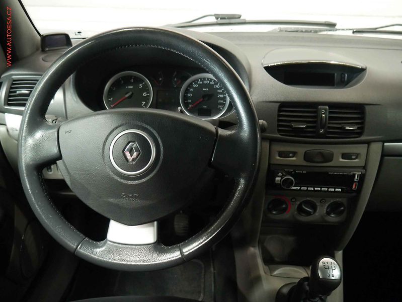 Renault Thalia (2011) 1.2 i, ČR, AC, park.asist - fotka 11 z 17