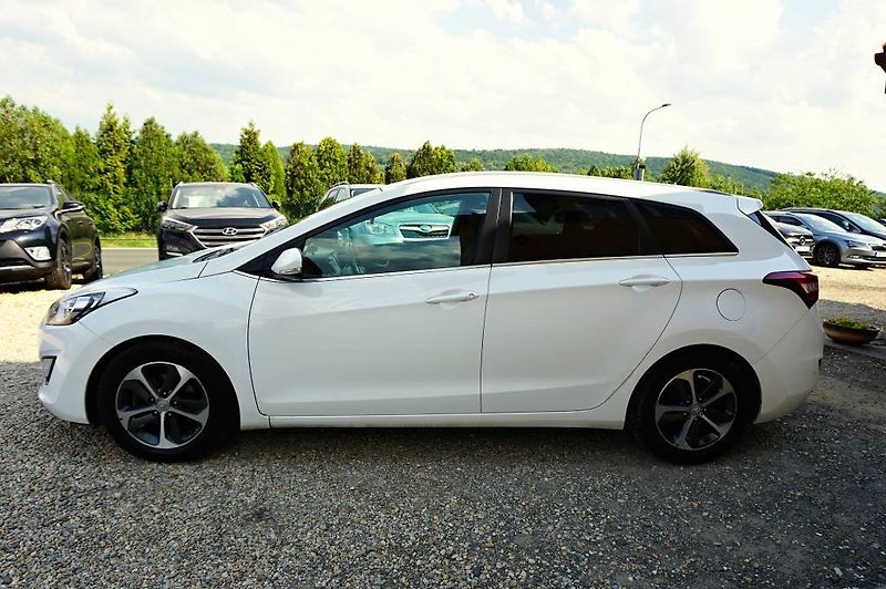 Hyundai i30 (2016) CZECH GO! 1,6 GDI 99 kW - fotka 7 z 44