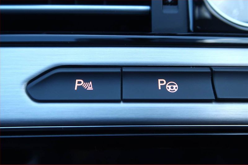 Volkswagen Passat (2015) 2.0 TDI, Automat, Kůže, Navi - fotka 23 z 26