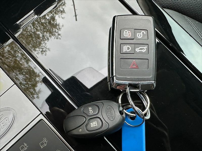 Land Rover Discovery 3,0 TDV6 190kW-HSE-CZ-DPH - fotka 46 z 49