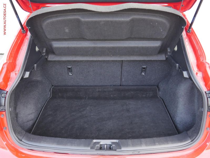 Nissan Qashqai (2020) 1.3 DIG-T, ČR, AC, temp - fotka 7 z 19