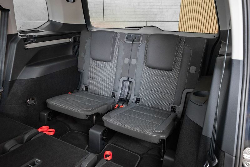 Volkswagen Touran 2.0TDI DSG*TAŽNÉ*7.MÍST*ČR 1.M - fotka 18 z 48