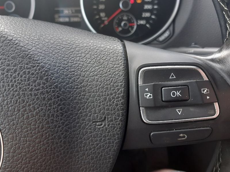Volkswagen Golf (2011) VI 1.2 TSi - fotka 10 z 41