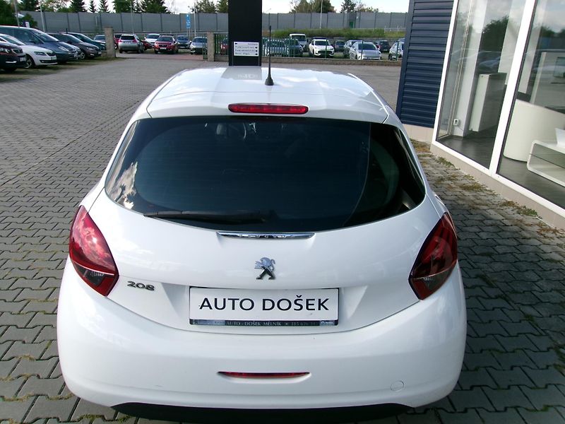 Peugeot 208 1.2 Puretech - fotka 6 z 18