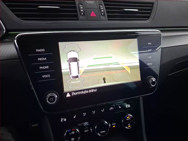 Škoda Superb (2023) Sportline 2.0 TDI - fotka 23 z 26