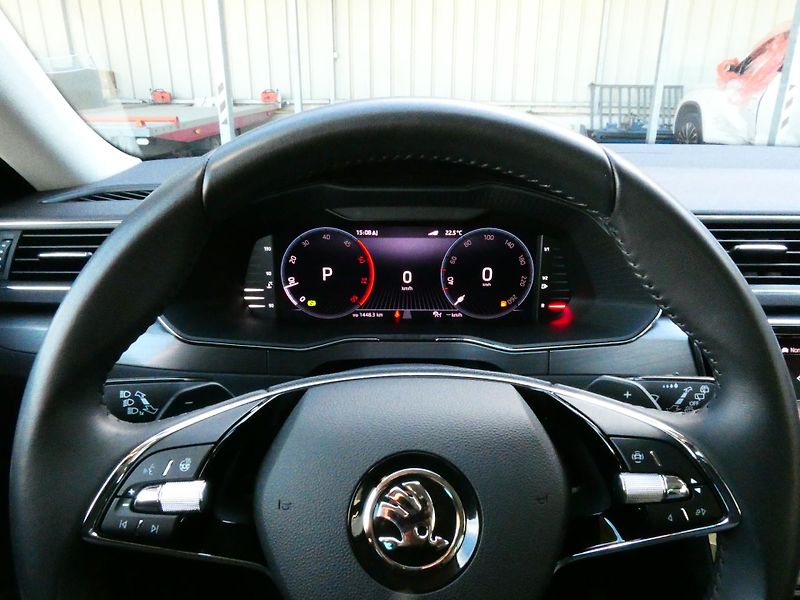 Škoda Superb III /FL Combi StylePlus 2.0 TD - fotka 23 z 30