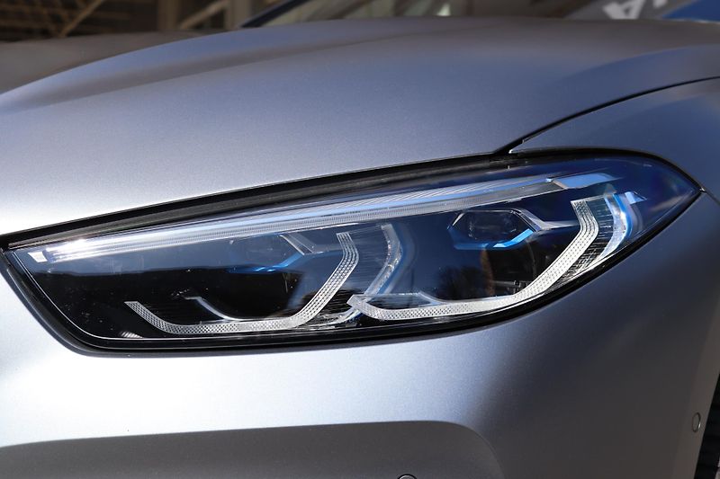 BMW Řada 8 M850i XDRIVE GRAN COUPE G16  - fotka 4 z 50
