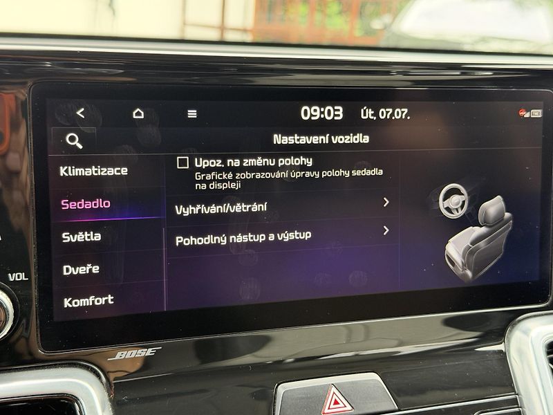 Kia Sorento 2.2 CRDi SCR 4x4 8DCT Top - fotka 17 z 42