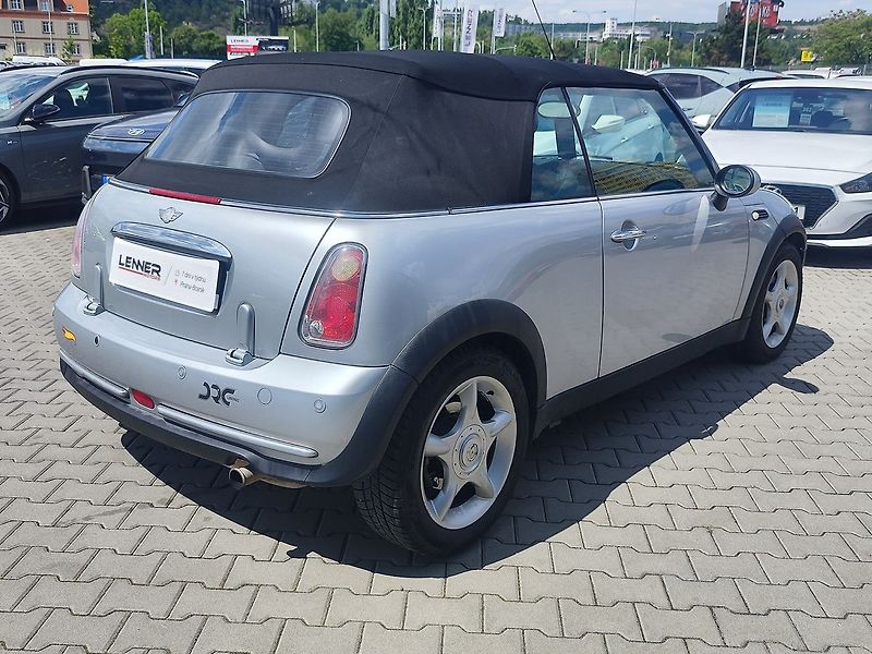 Mini Cooper 1.6 /66kW ONE Cabrio - fotka 8 z 29