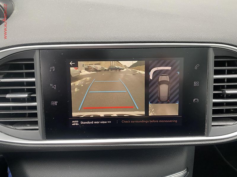 Peugeot 308 (2020) 1.2 PT, Allure, navi, panor - fotka 17 z 18