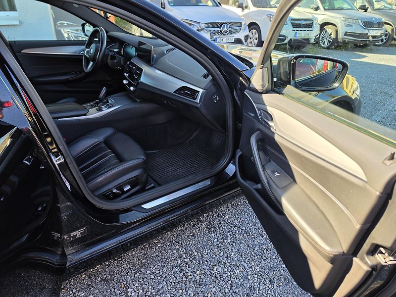 BMW Řada 5 520D TZ Sport Line Harman - fotka 13 z 30