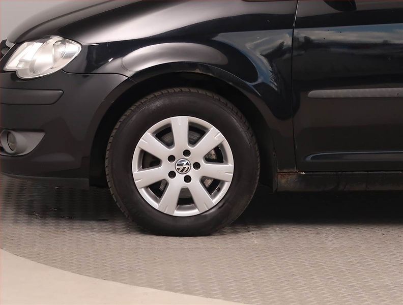Volkswagen Touran (2007) Comfortline 1.9 TDI, po STK - fotka 14 z 15