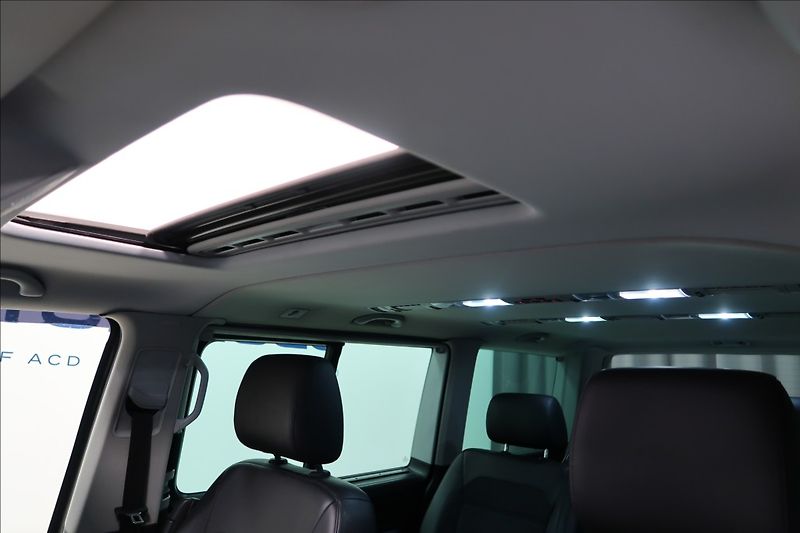 Volkswagen Multivan 2,0 TDI DSG 4MOTION HIGHLINE - fotka 40 z 45