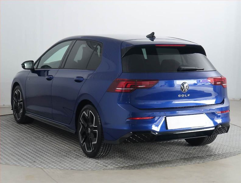 Volkswagen Golf (2026) R-Line 1.5 TSI - fotka 4 z 19