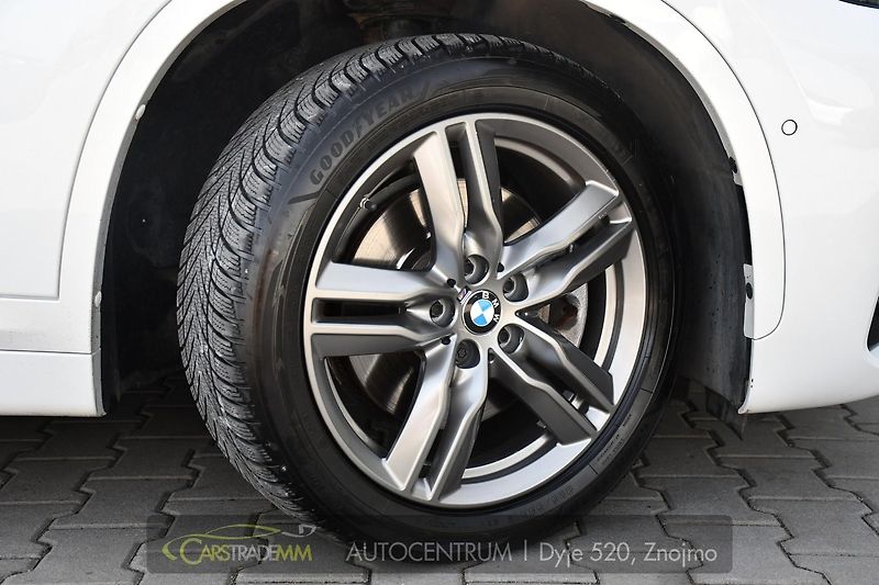 BMW X1 xDrive20d M-SPORT ČR - fotka 46 z 52