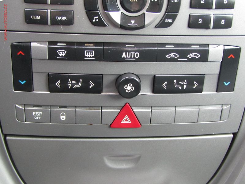 Citroën C5 (2006) 1.6 HDi, ČR, AC, TZ, park - fotka 14 z 20
