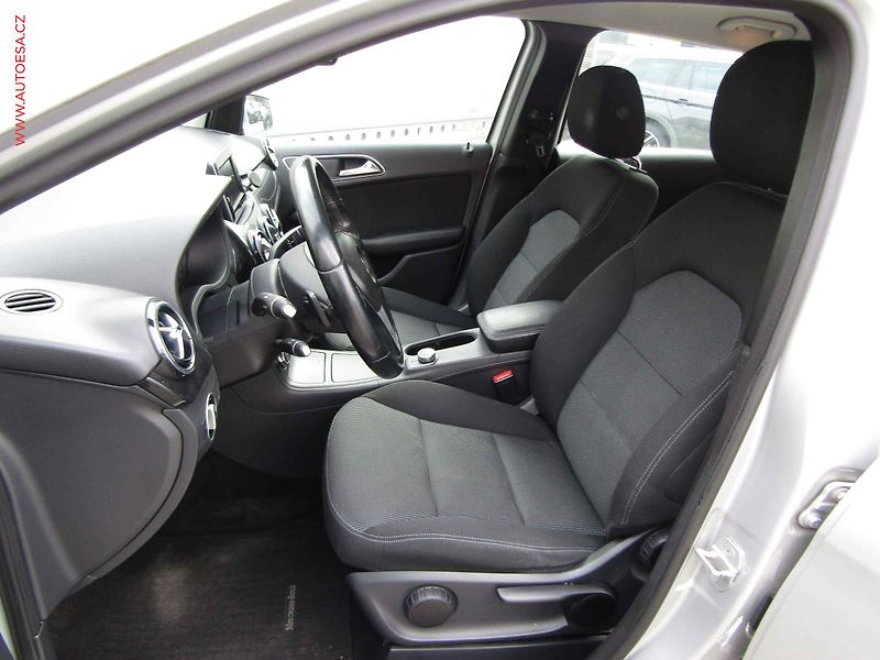 Mercedes-Benz Třídy B (2012) 1.6i B200, AT, bixen, navi, - fotka 9 z 24