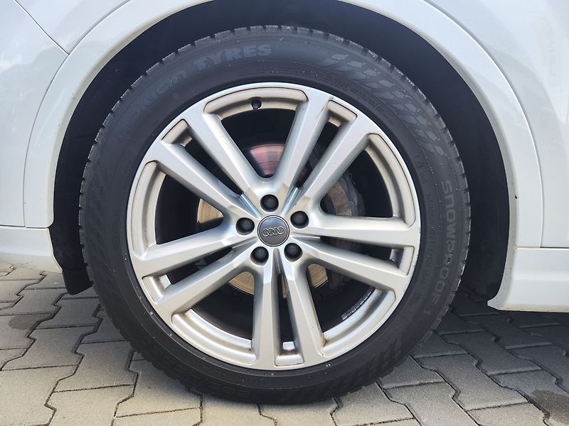 Audi Q7 3.0 TDI/200kW S-Line ČR Quattr - fotka 41 z 41