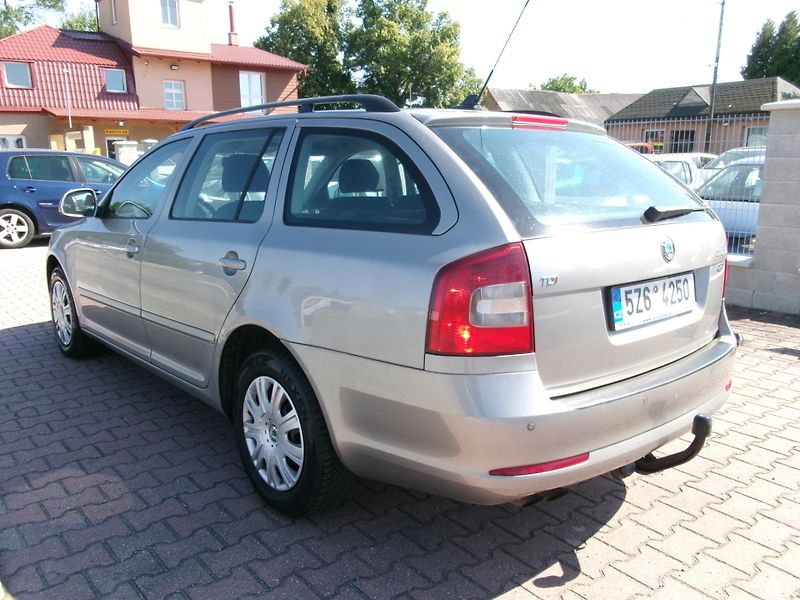 Škoda Octavia (2010) 2,0TDI 8V KLIMA VÝHŘEV TAŽNÉ - fotka 5 z 24