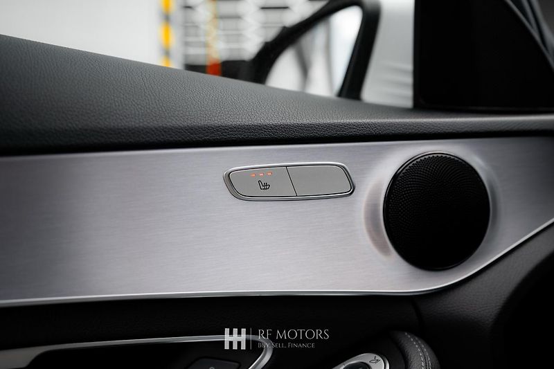 Mercedes-Benz Třídy C (2019) C 300d Kombi 180kW - fotka 27 z 30
