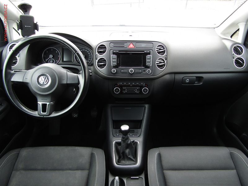 Volkswagen Golf Plus (2011) 1.6 TDi, AC - fotka 8 z 18