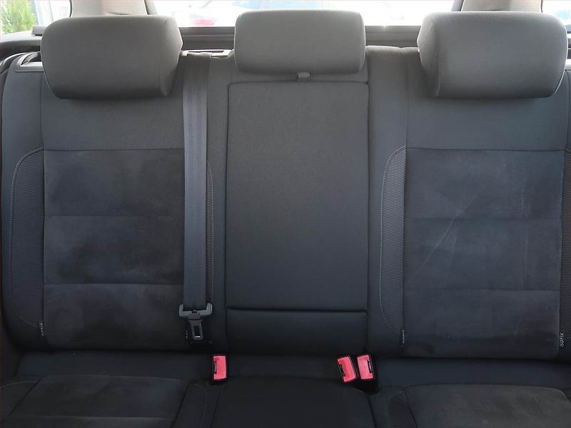 Volkswagen Golf (2013) Highline 2.0 TDI, Serv.kniha - fotka 10 z 17