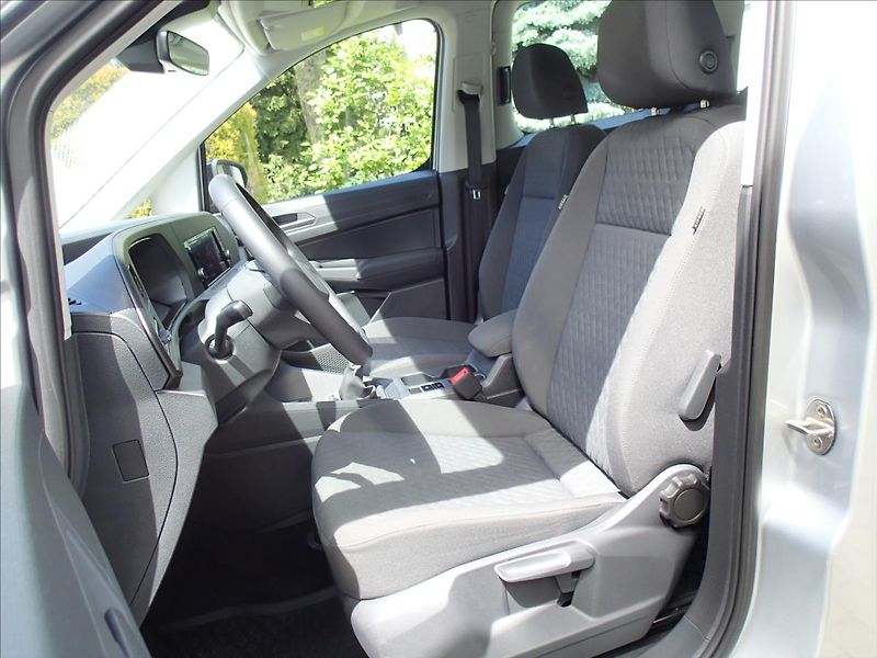 Volkswagen Caddy 1,5 1.maj. 26 000 Km, záruka - fotka 15 z 41