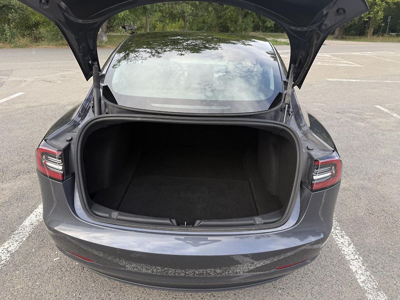 Tesla Model 3 (2022) LR, 93 %, tažné, Ryzen, Matrix - fotka 15 z 30